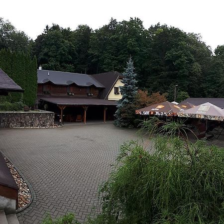 Salas-Partizanske Exterior photo